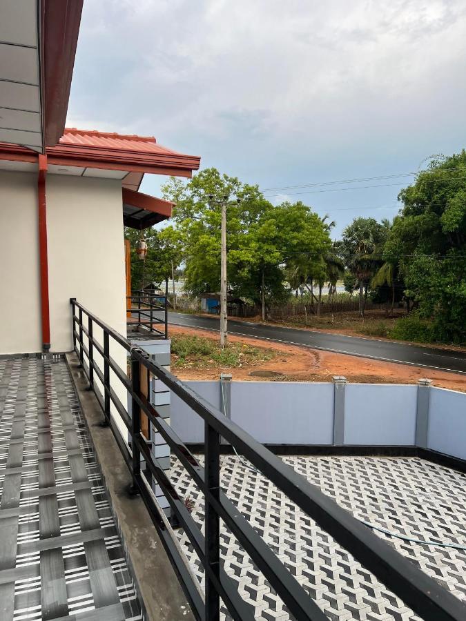 Sunset Chalet Mullaittivu Exterior photo